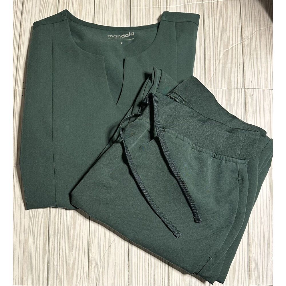 EUC Mandala Scrub Set.  Midnight Green. Medium Top, Large Jogger Scrub Pants